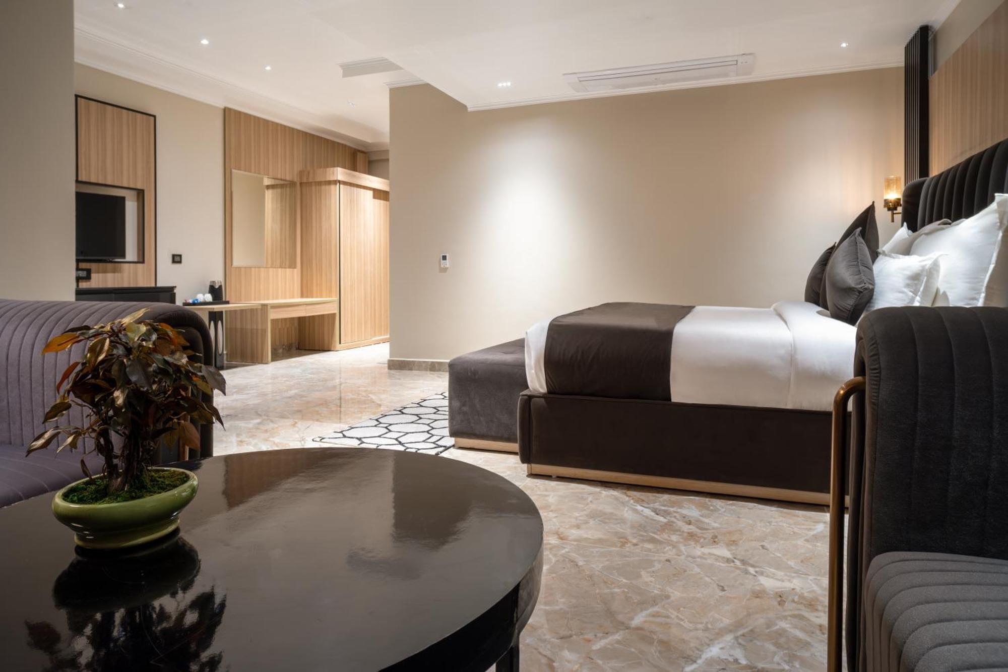 דרמסאלה Alpine Hotel And Villas מראה חיצוני תמונה