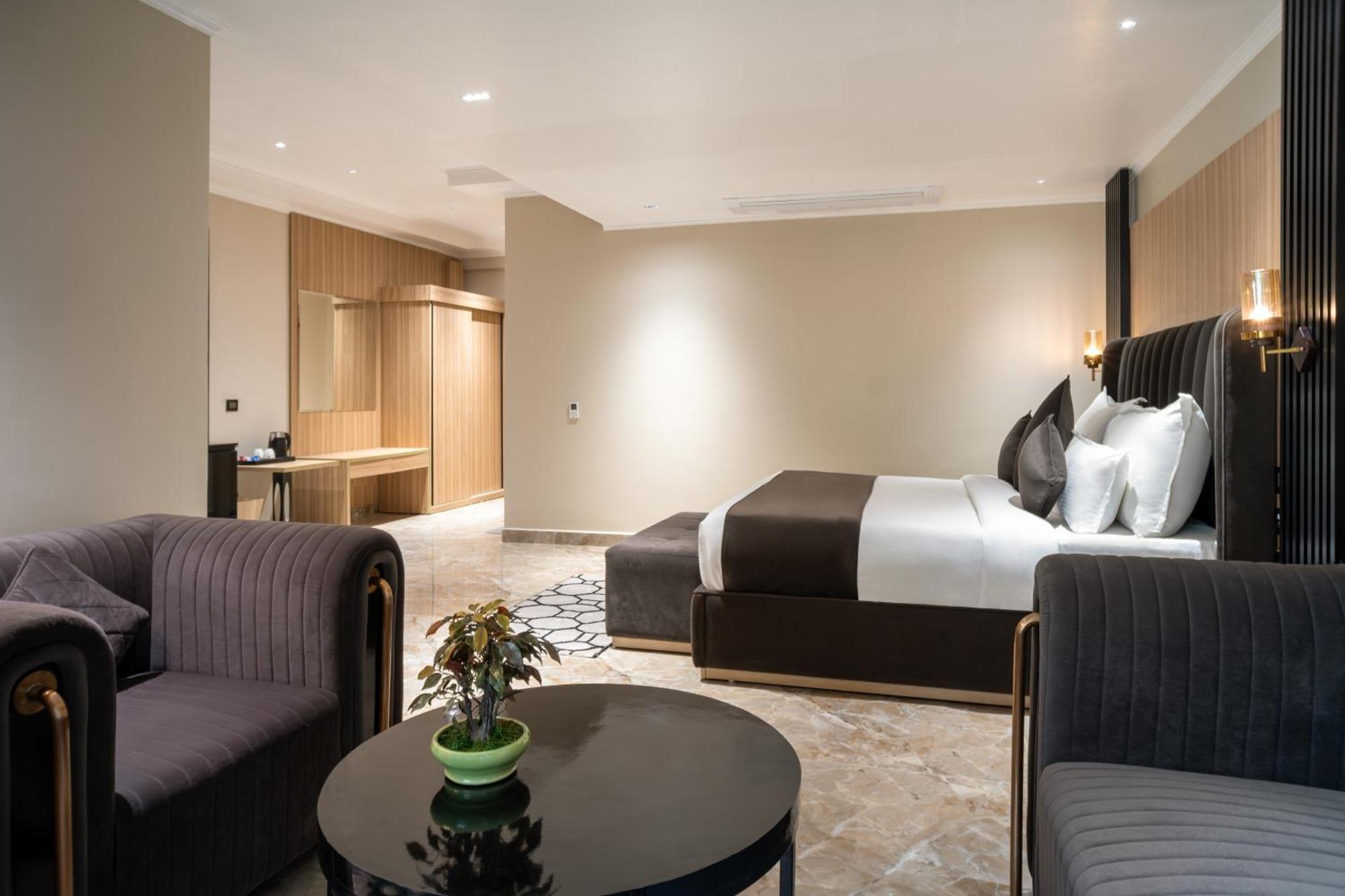 דרמסאלה Alpine Hotel And Villas מראה חיצוני תמונה